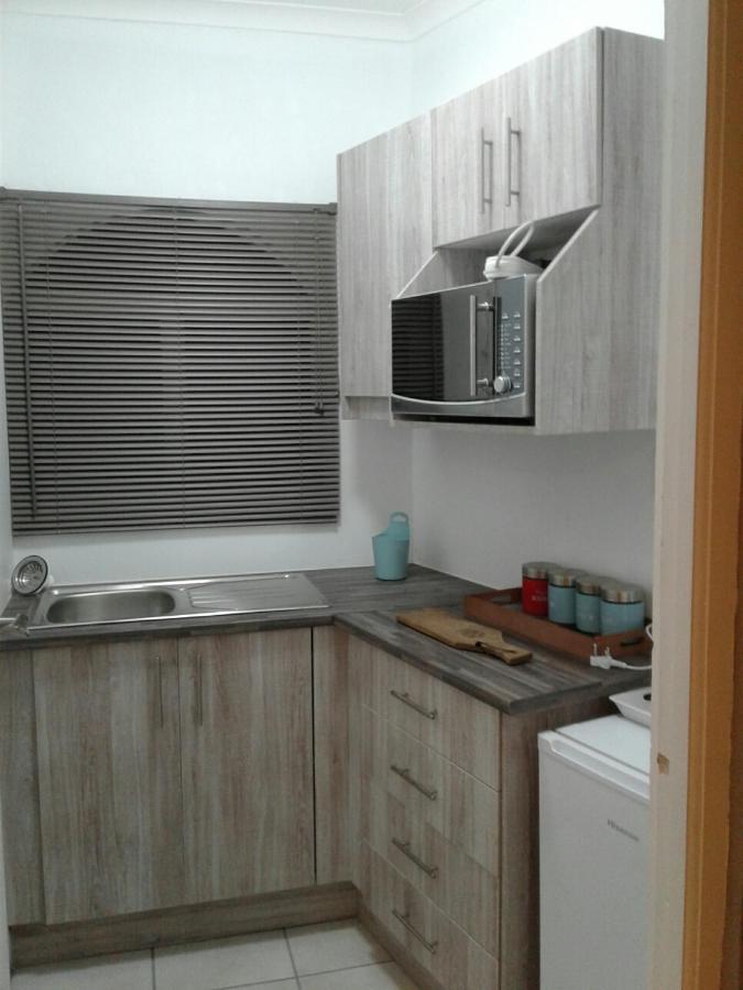 Roxy'S Rest Guest House Vanderbijlpark Exterior foto