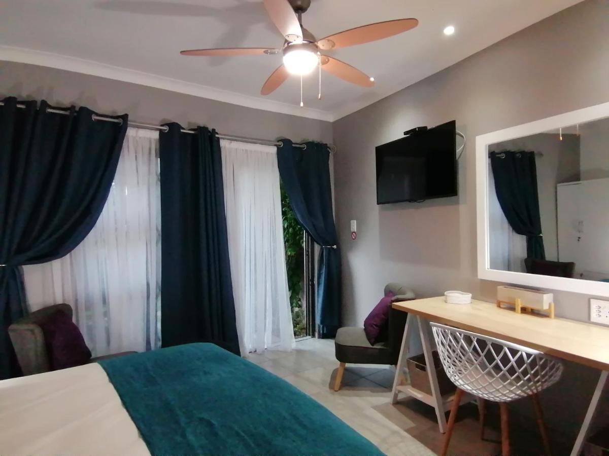 Roxy'S Rest Guest House Vanderbijlpark Exterior foto