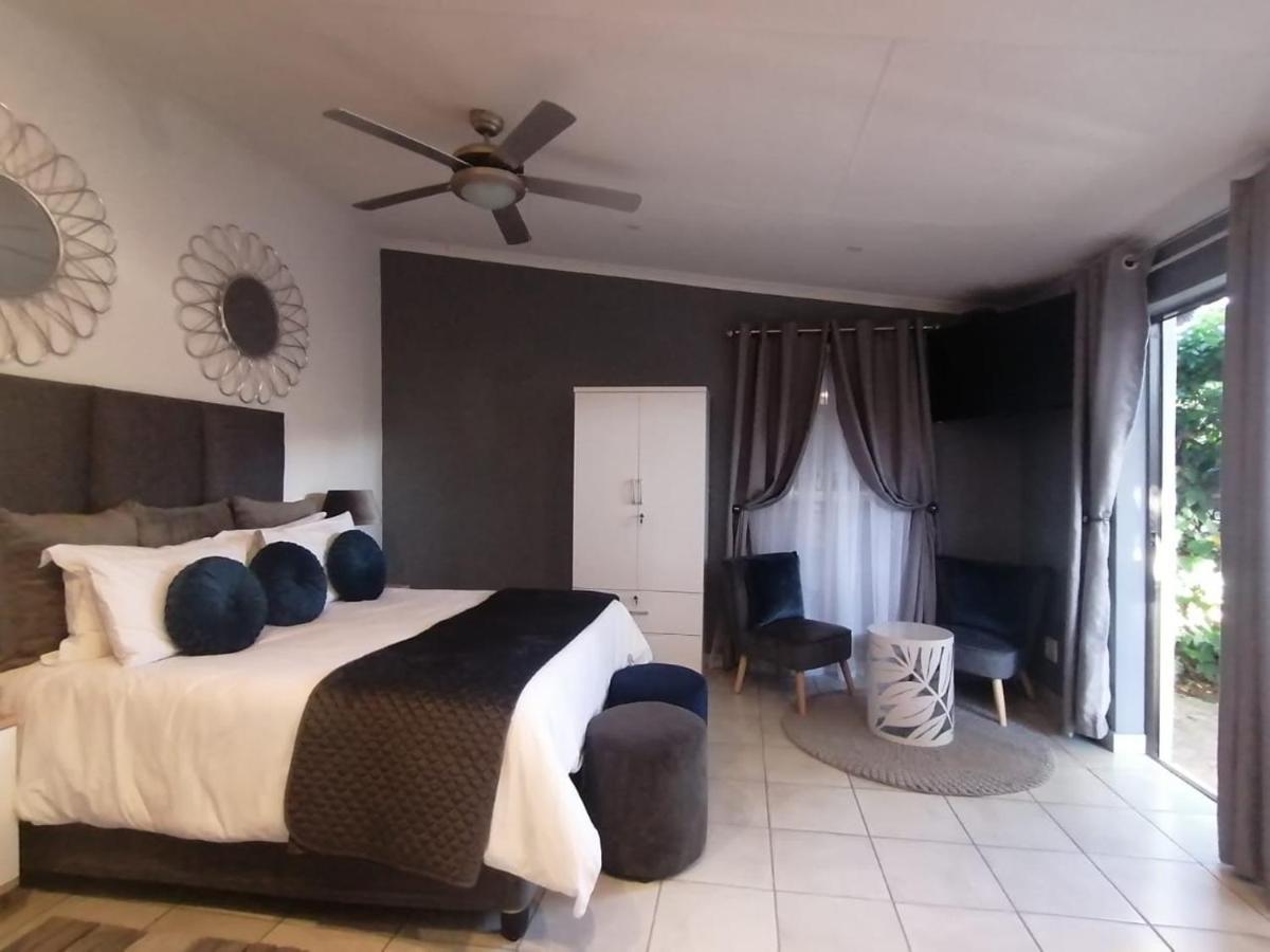 Roxy'S Rest Guest House Vanderbijlpark Exterior foto